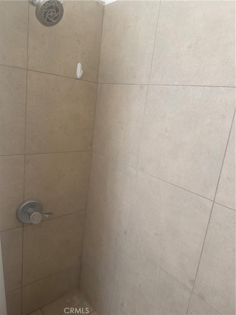 1015 N N Parton C Property Photo 6