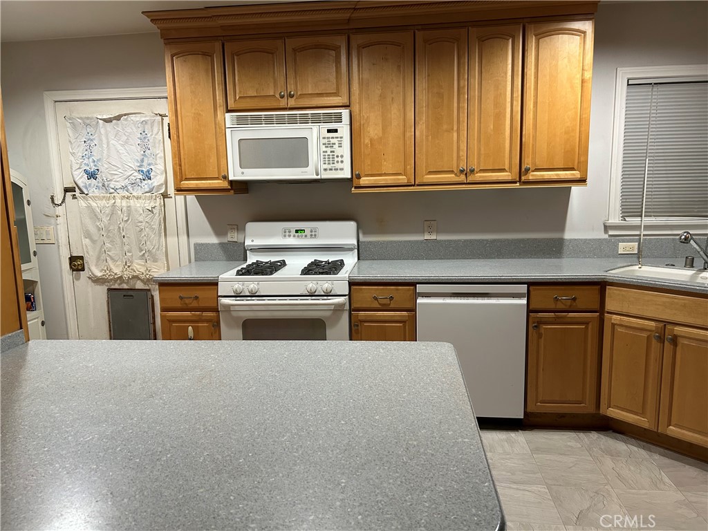 6072 Mckinley Ave. Property Photo 3