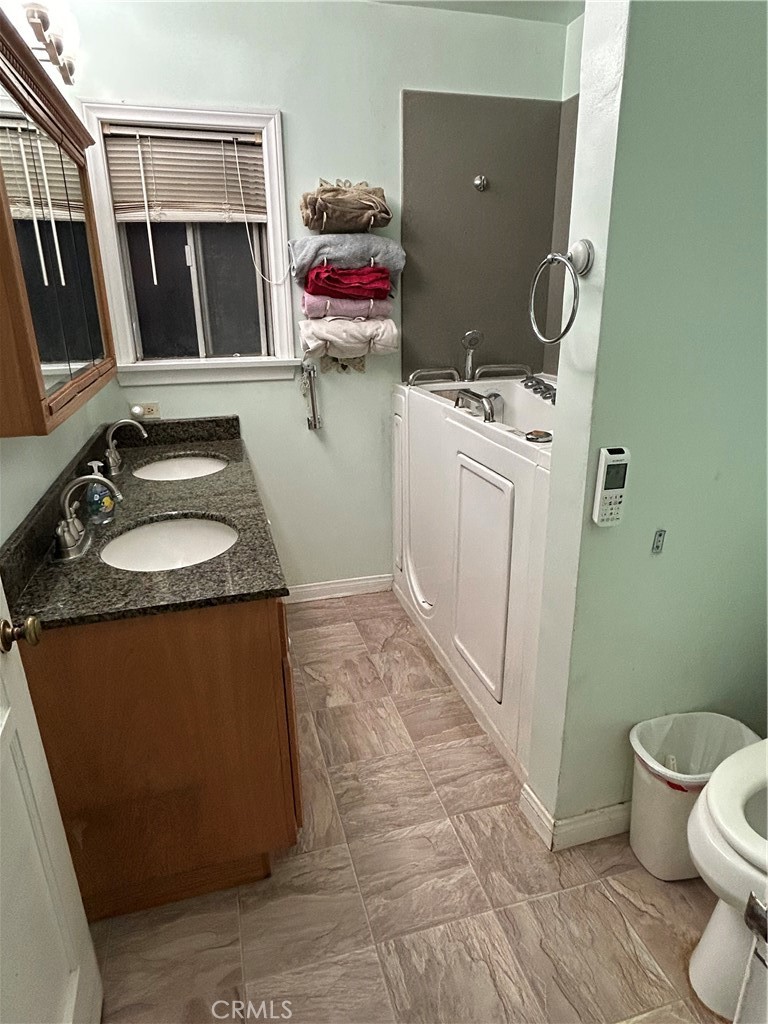 6072 Mckinley Ave. Property Photo 4