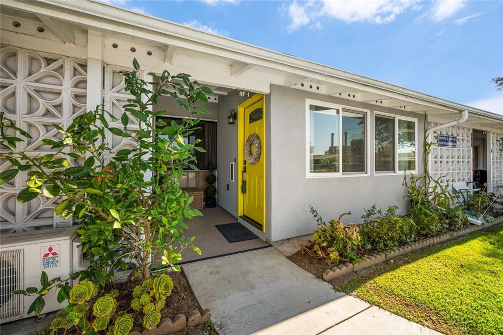 1312 Golden Rain Road 67i Property Photo 4