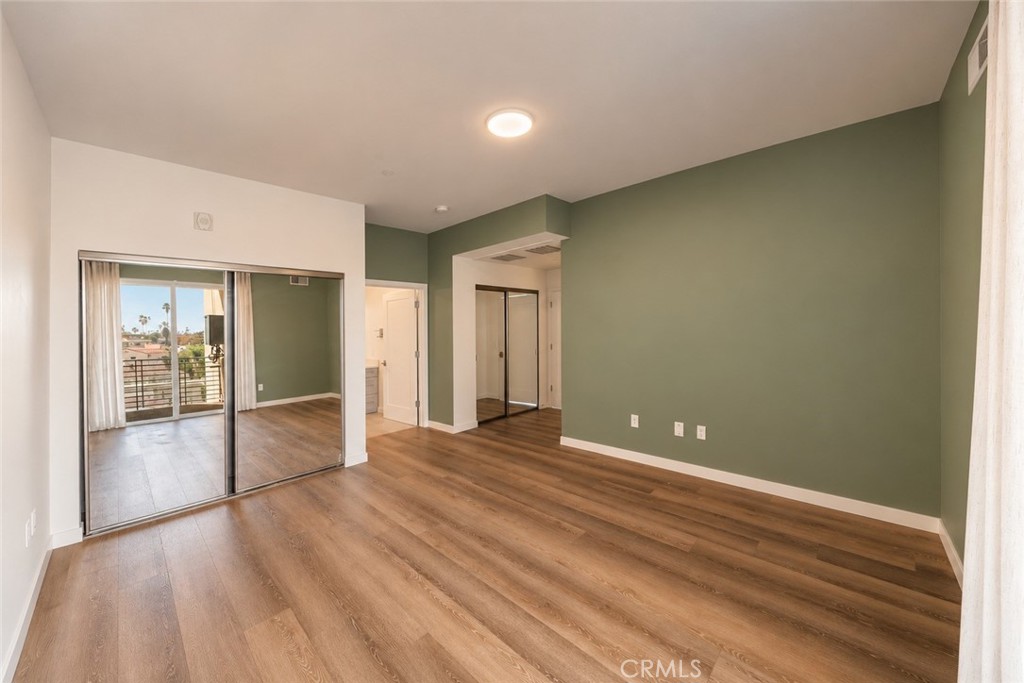 1055 S Serrano Avenue 403 Property Photo 10