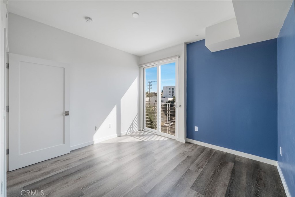 1055 S Serrano Avenue 403 Property Photo 15