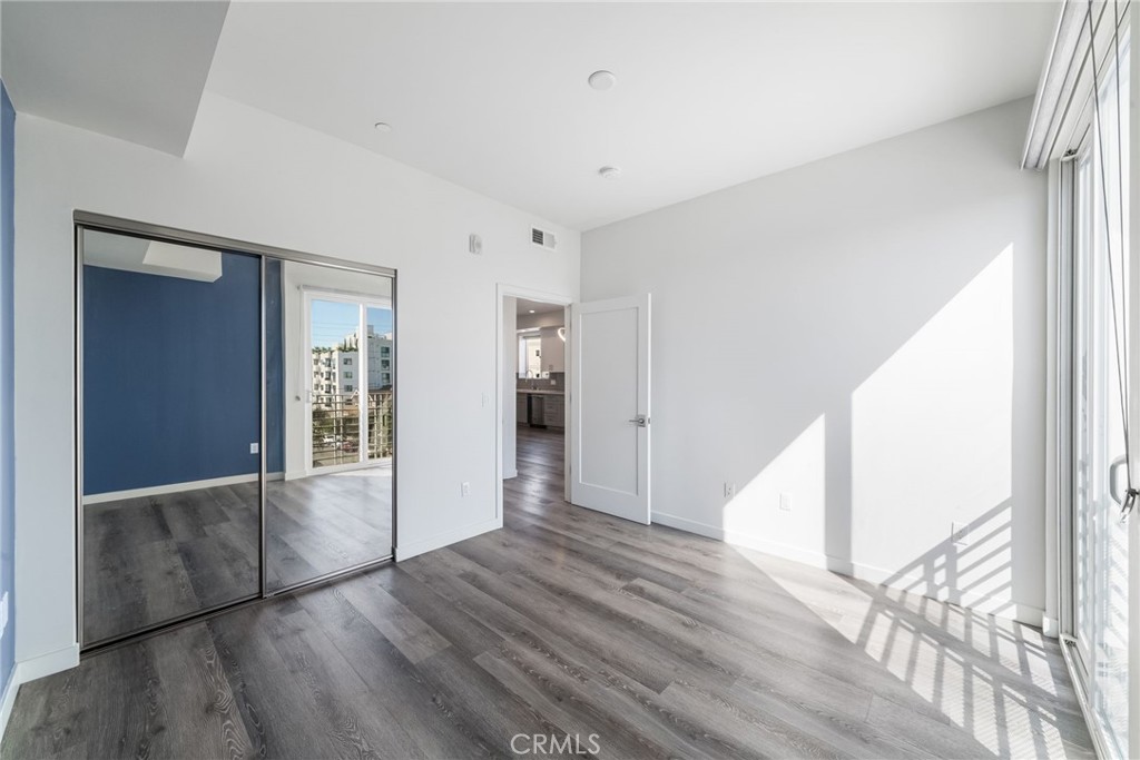 1055 S Serrano Avenue 403 Property Photo 16