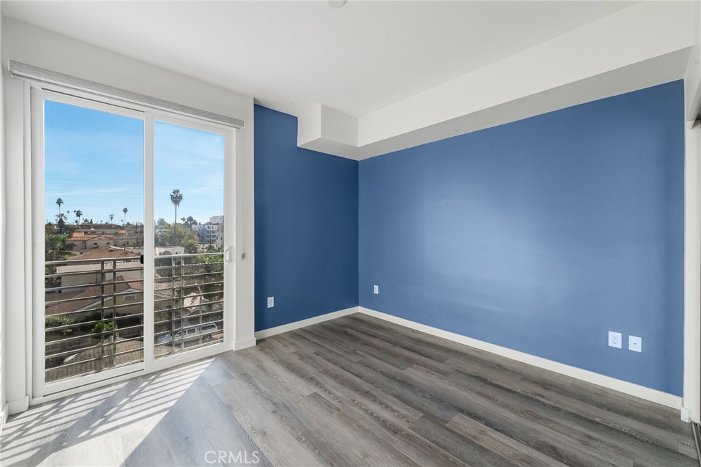 1055 S Serrano Avenue 403 Property Photo 17