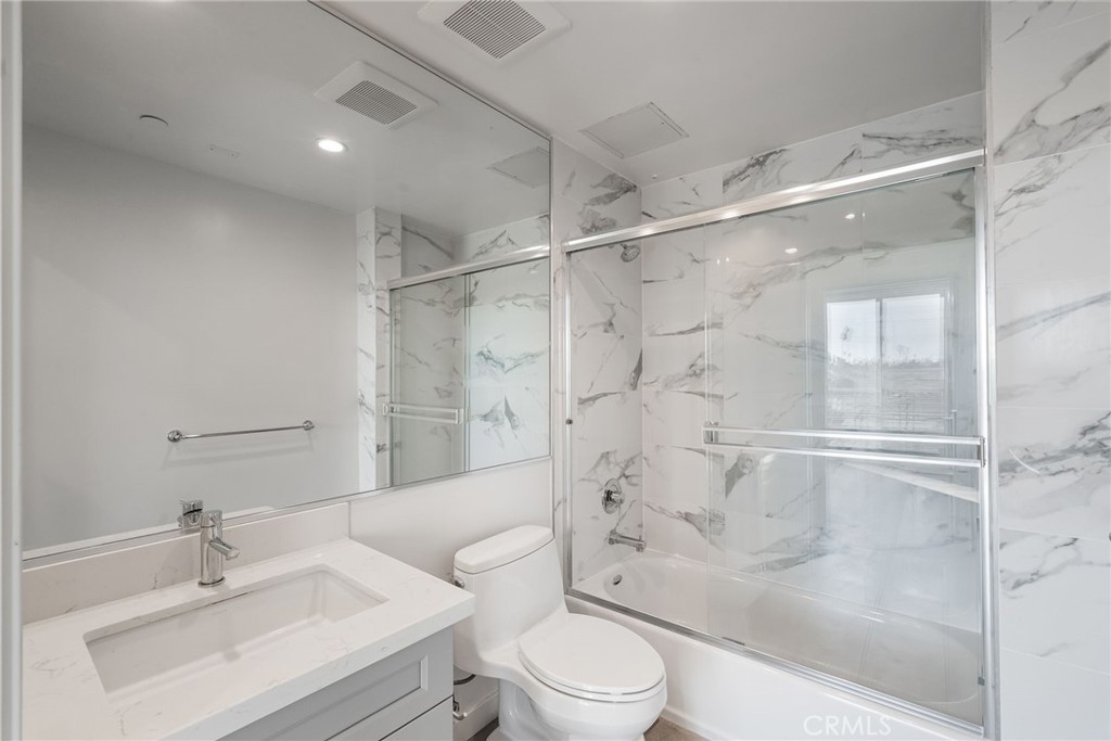 1055 S Serrano Avenue 403 Property Photo 19