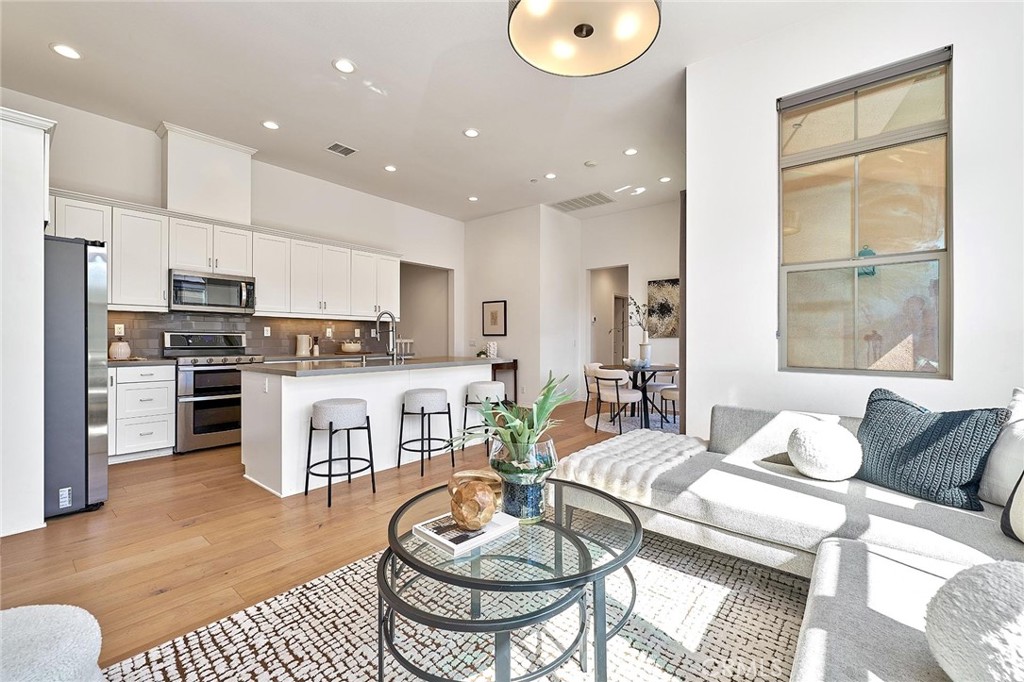112 Parkwood Property Photo 4