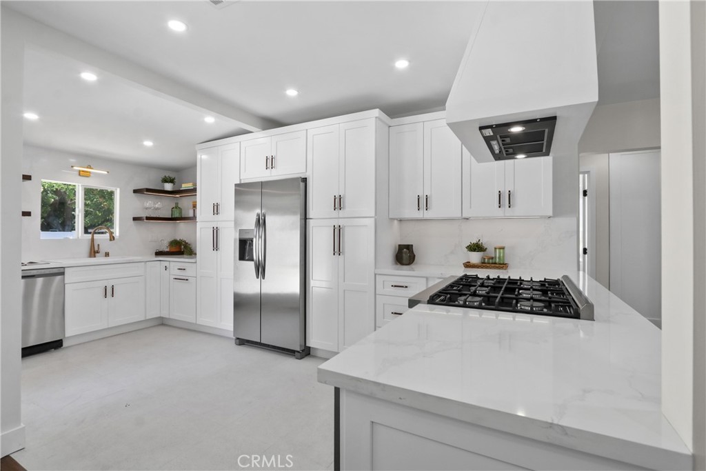 22910 Cabrillo Avenue Property Photo 8