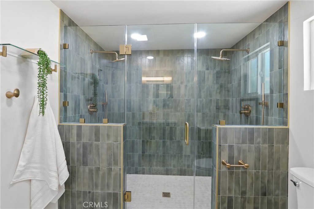22910 Cabrillo Avenue Property Photo 16