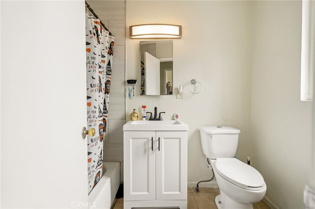 5949 Atlantic Avenue Property Photo 29