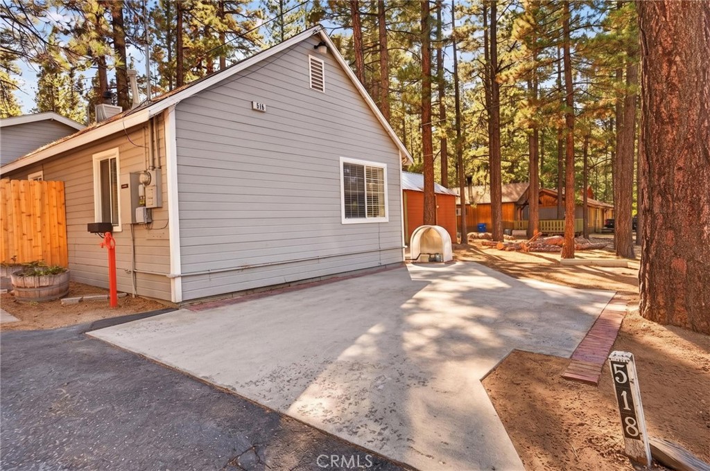 518 W Aeroplane Property Photo 5