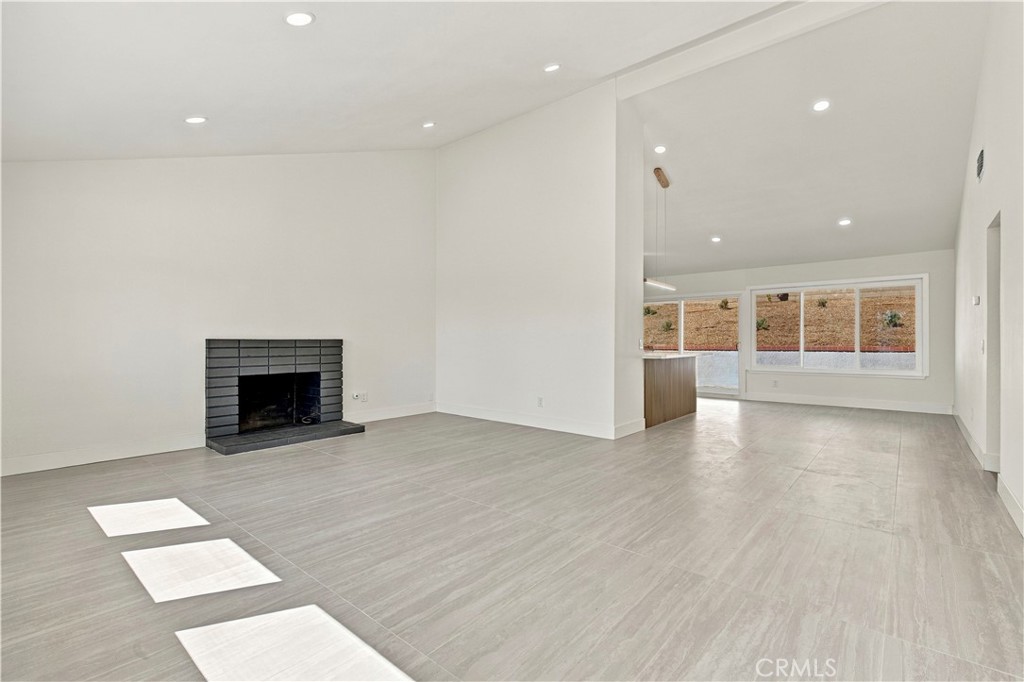 8028 Spinel Property Photo 3