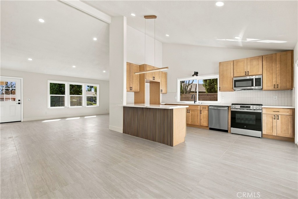 8028 Spinel Property Photo 6