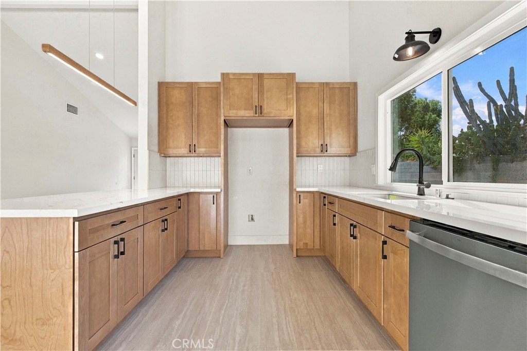 8028 Spinel Property Photo 7