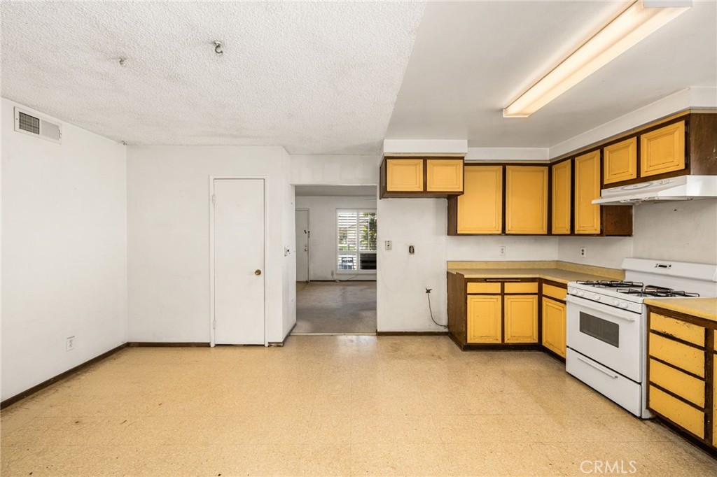 5362 Rutland Drive Property Photo 10