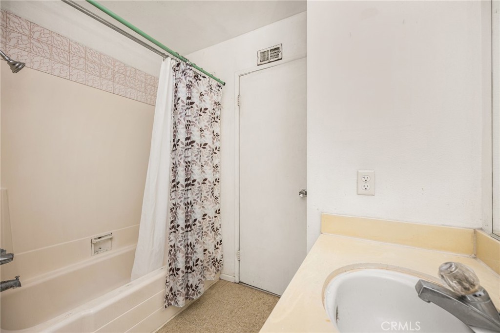5362 Rutland Drive Property Photo 17