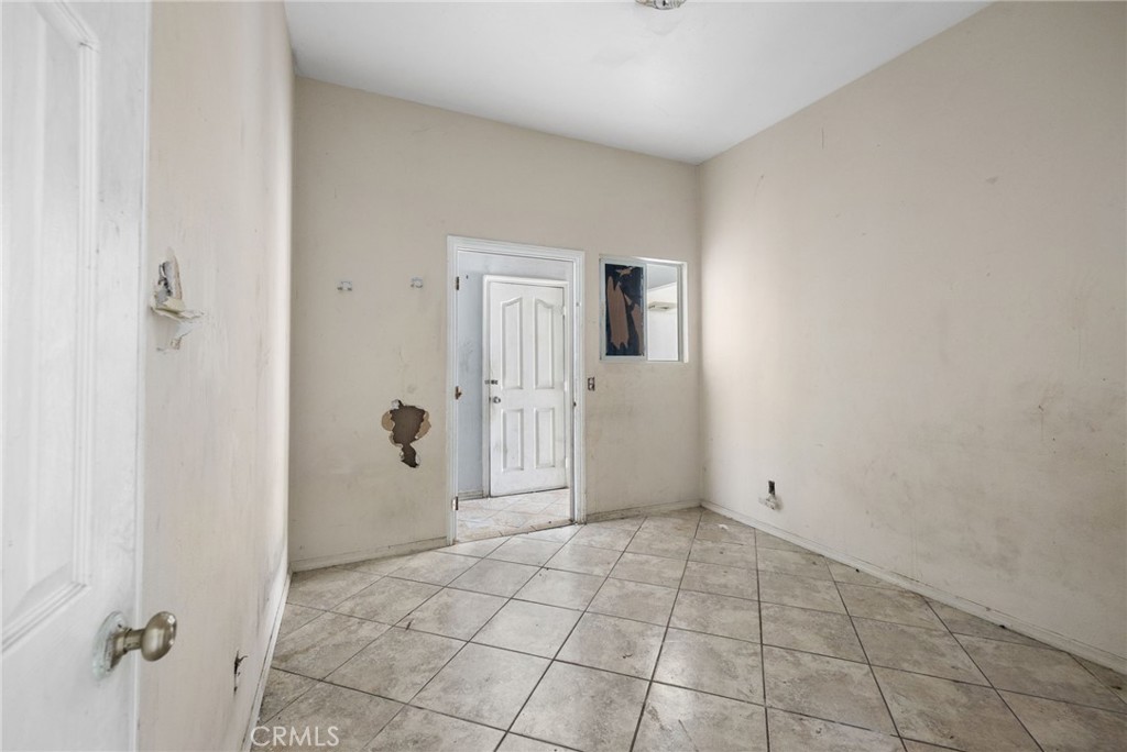 725 S Main Street Property Photo 23