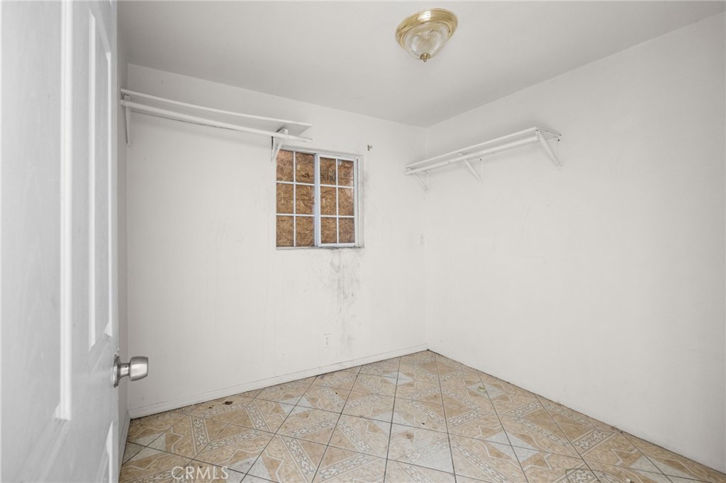 725 S Main Street Property Photo 27