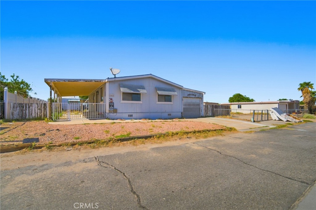 1212 Riverview Property Photo 2