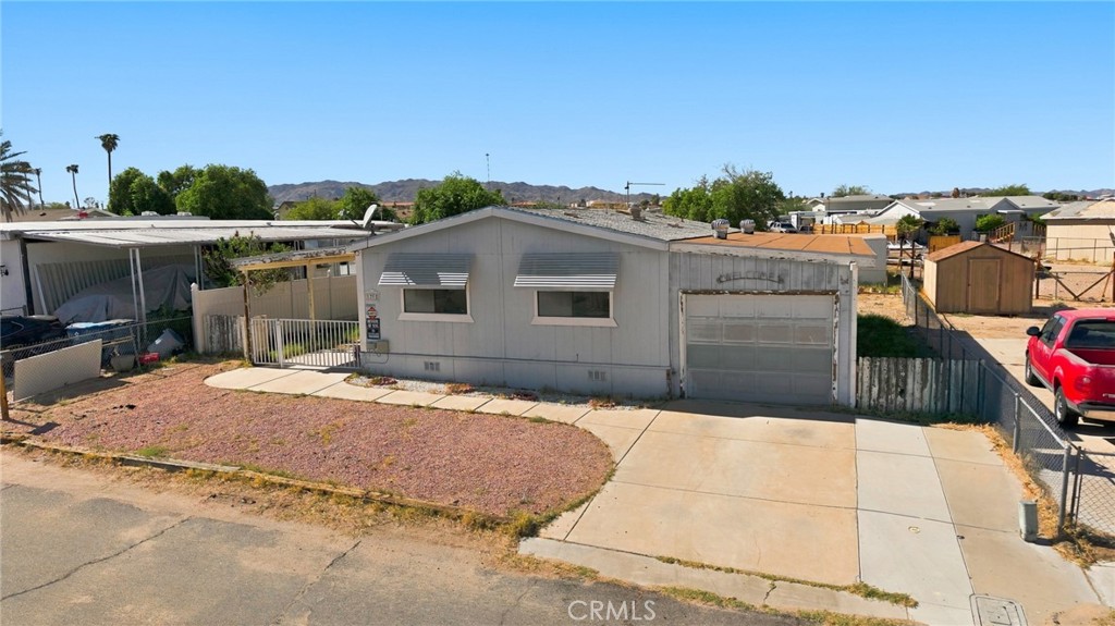 1212 Riverview Property Photo 3
