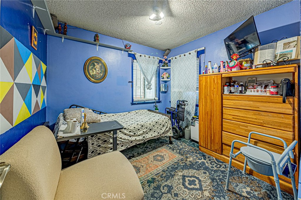 1060 S Rebecca Property Photo 12