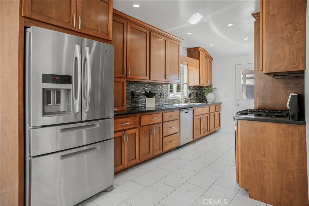 12612 Redstone Property Photo 8