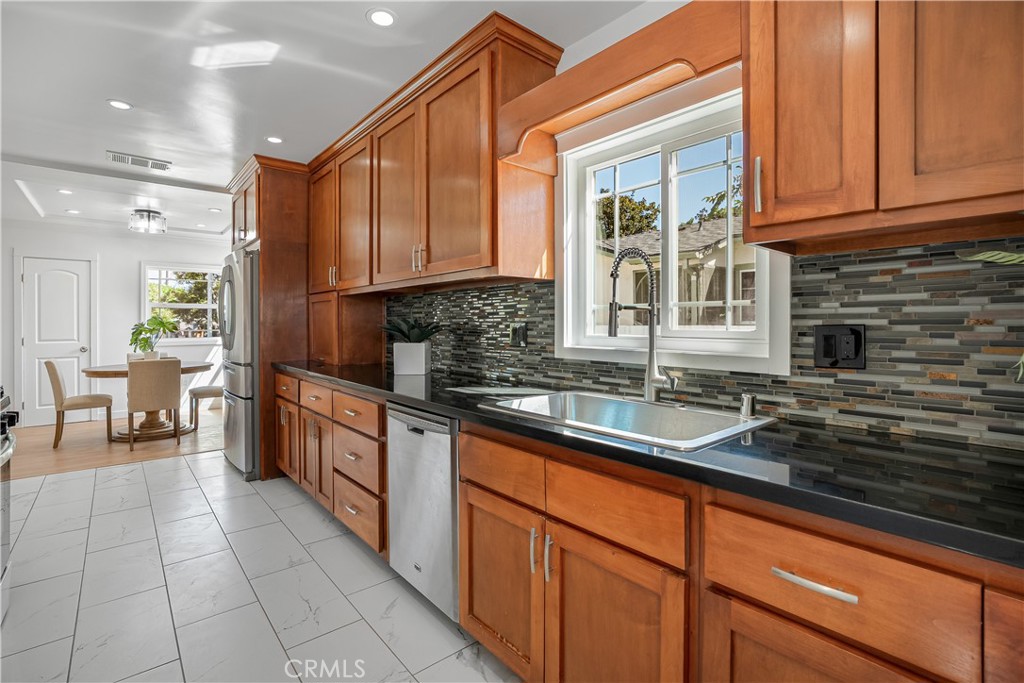 12612 Redstone Property Photo 9