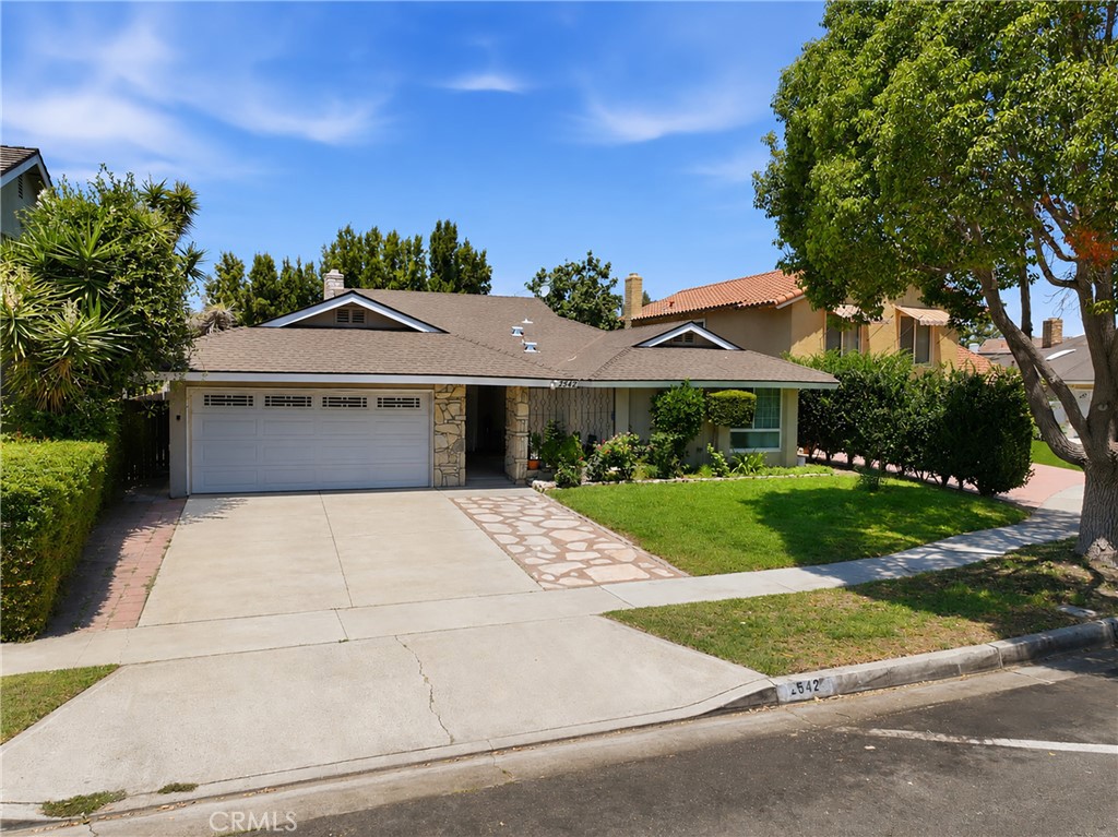 2542 N Pacific Property Photo 1