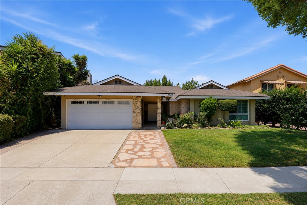 2542 N Pacific Property Photo 2