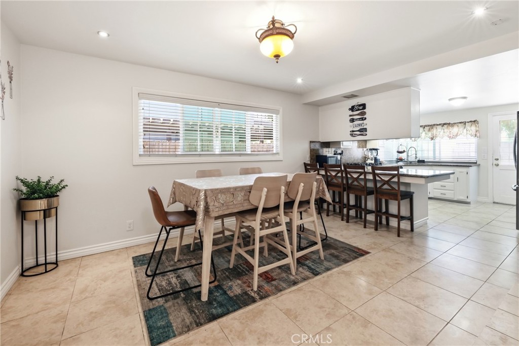 2542 N Pacific Property Photo 16