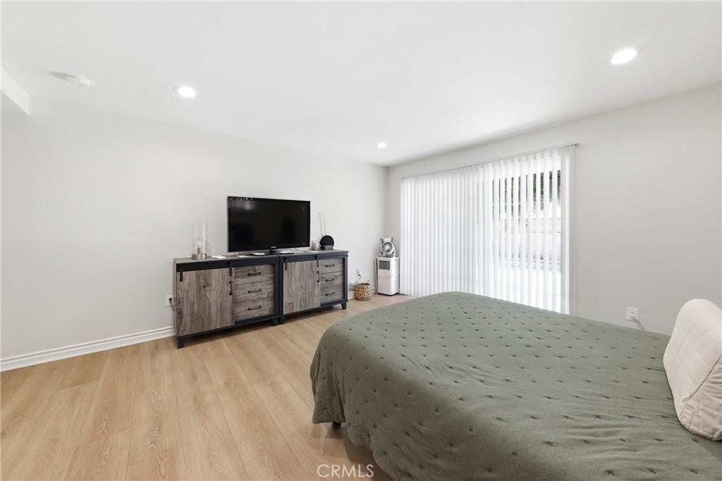 2542 N Pacific Property Photo 28