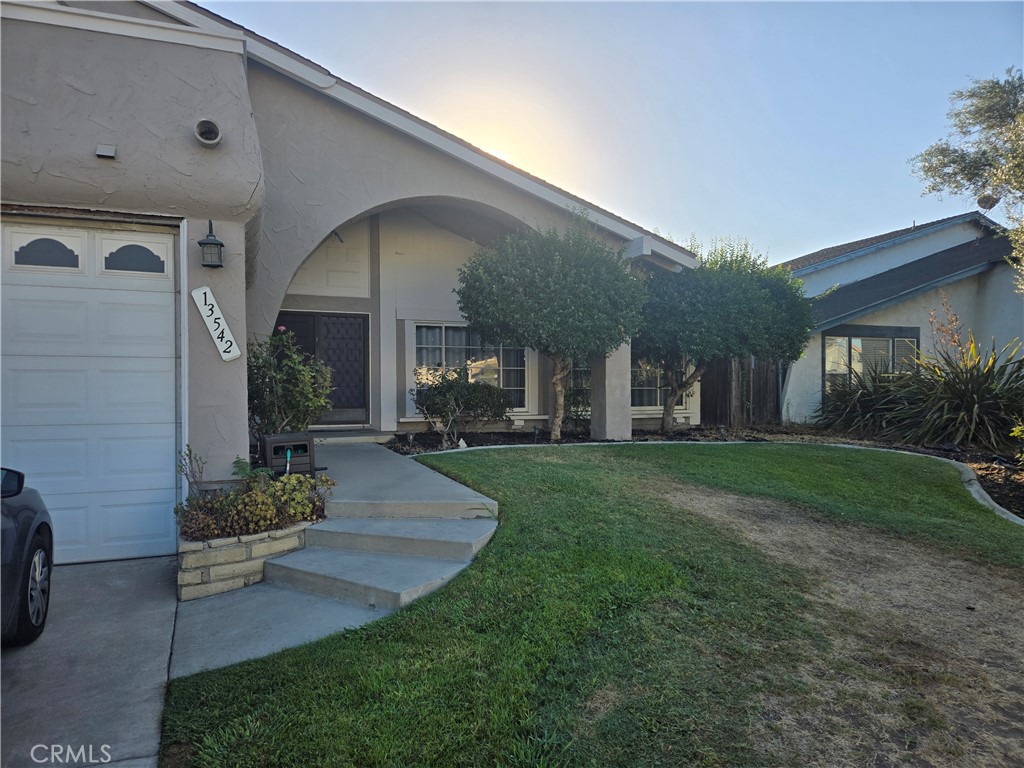13542 Carroll Way Property Photo 1