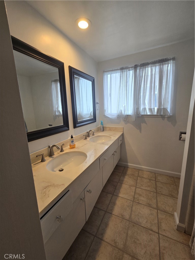 13542 Carroll Way Property Photo 7