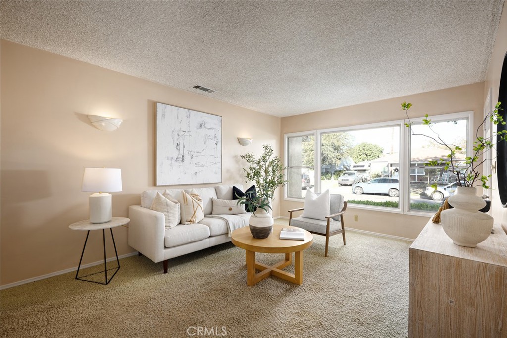 5623 Pimenta Property Photo 4
