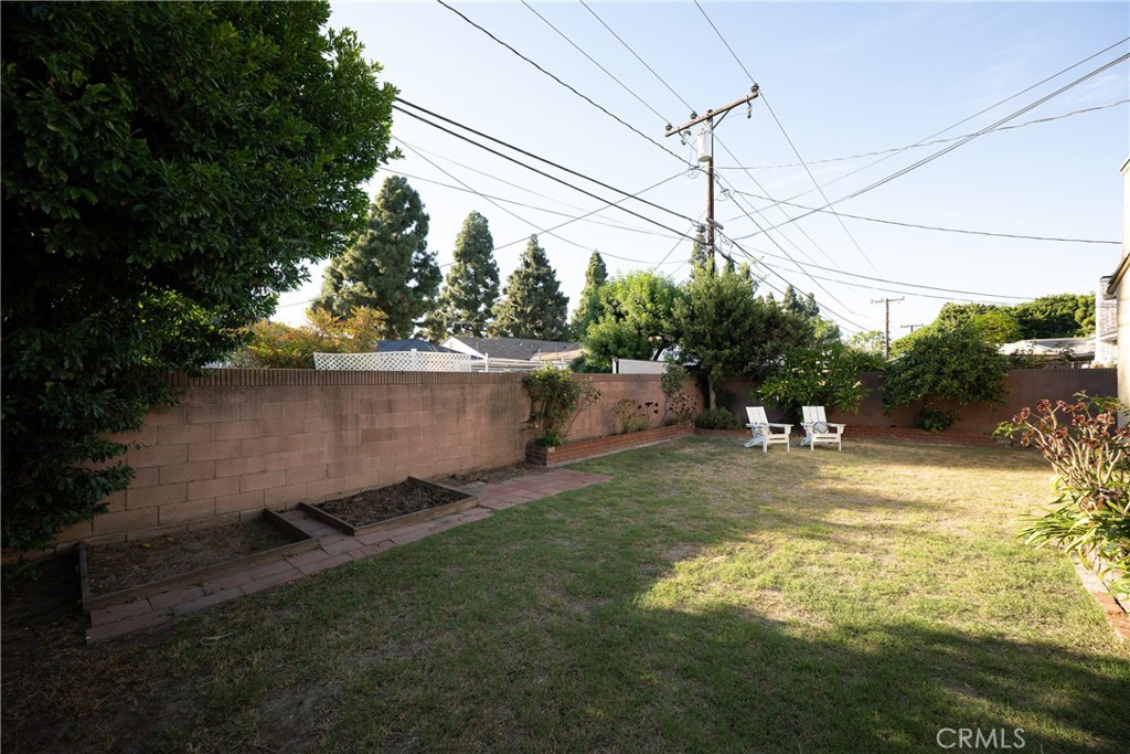 5623 Pimenta Property Photo 24