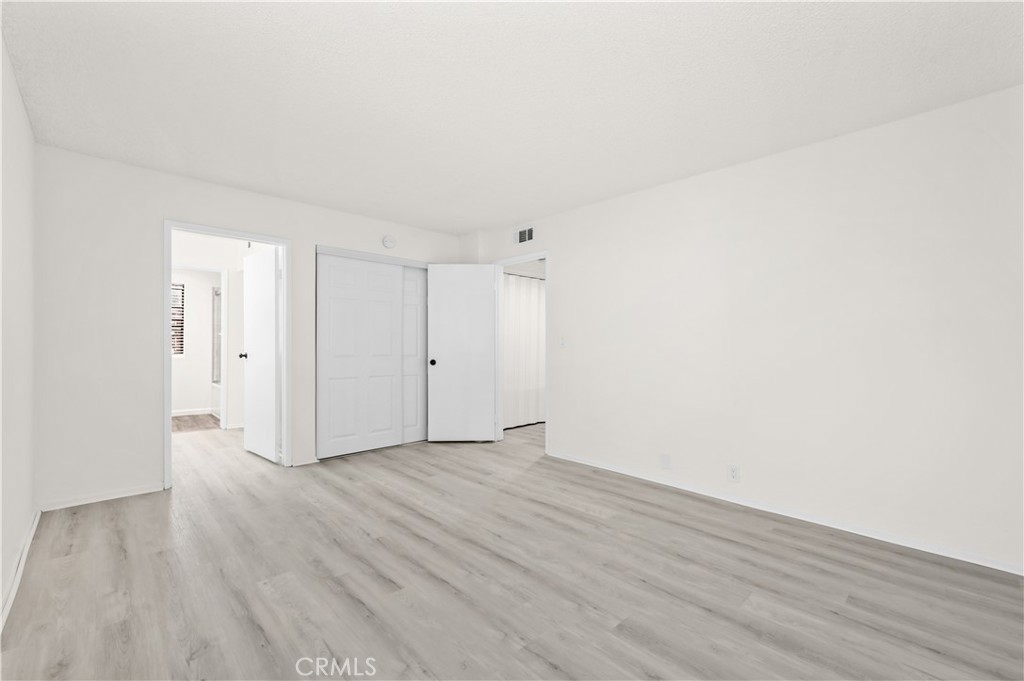 1903 Temple Avenue 210 Property Photo 6