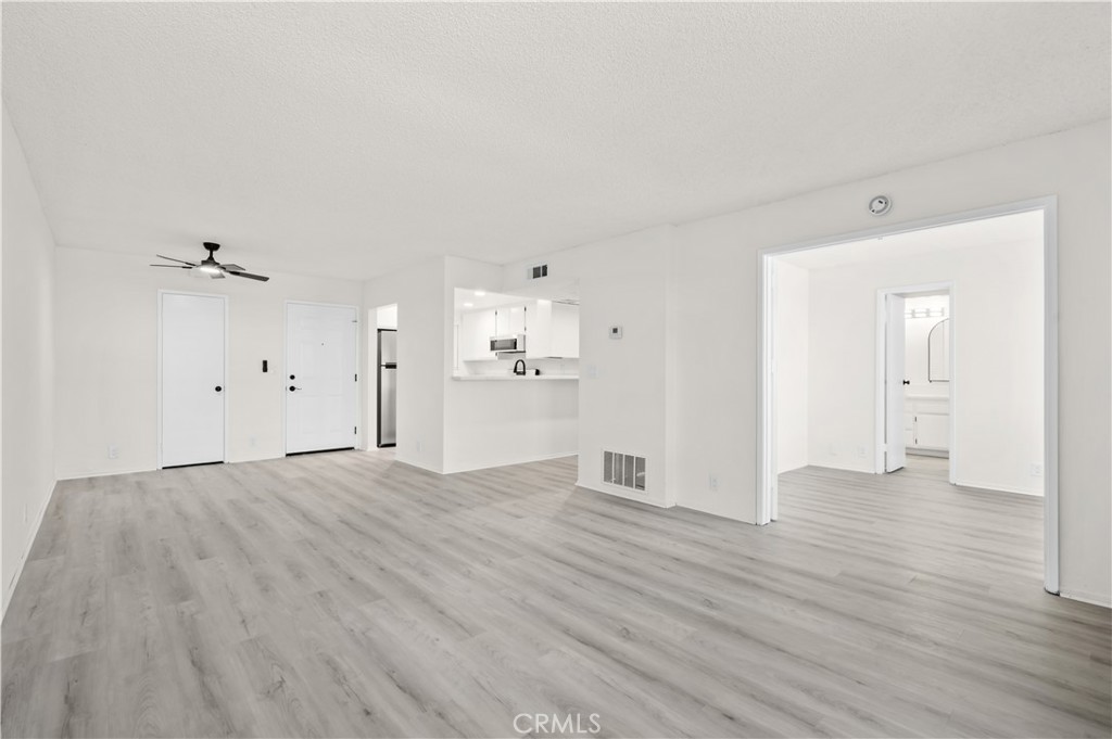 1903 Temple Avenue 210 Property Photo 15