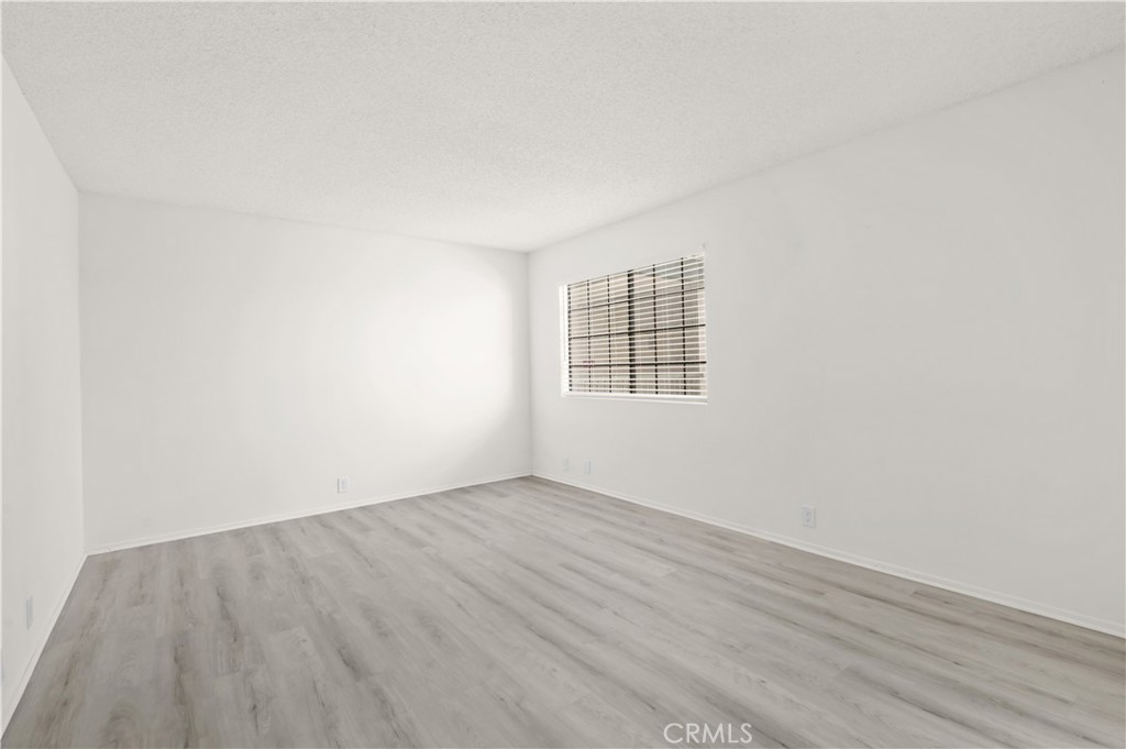 1903 Temple Avenue 210 Property Photo 27
