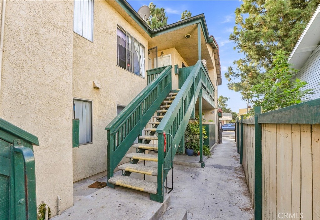 409 E Pine Street Property Photo 5