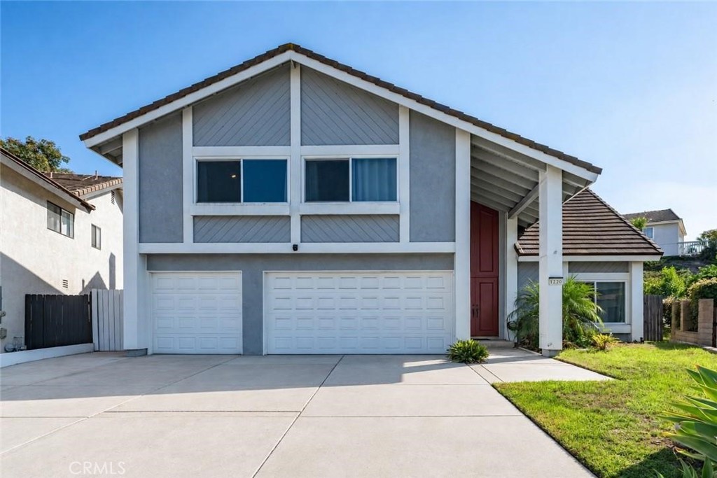 1220 Spring Tree Court Property Photo 3
