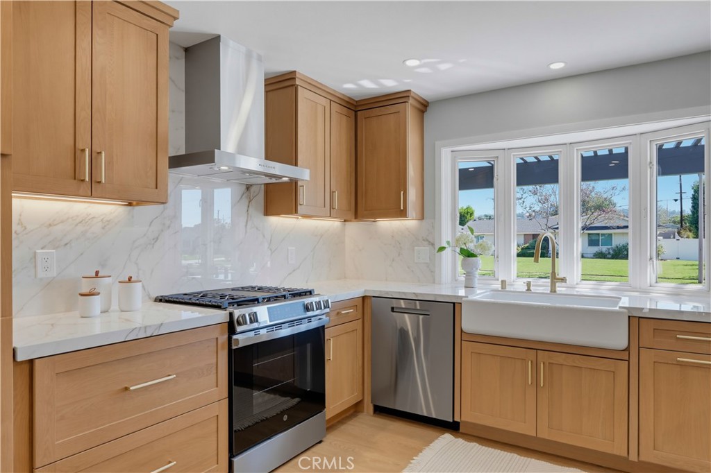 13851 Gimbert Property Photo 1