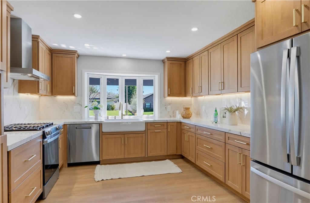 13851 Gimbert Property Photo 3