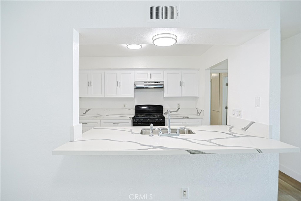 13928 Parkway Drive 49 Property Photo 5