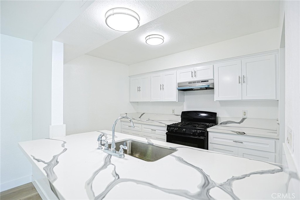 13928 Parkway Drive 49 Property Photo 6