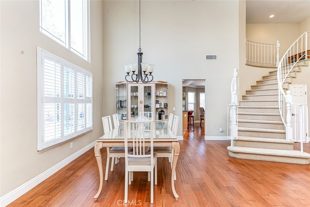 2245 Pickwick Property Photo 3