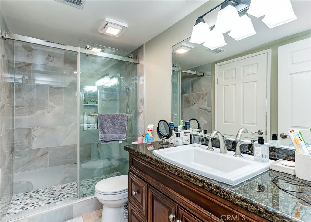 2245 Pickwick Property Photo 6
