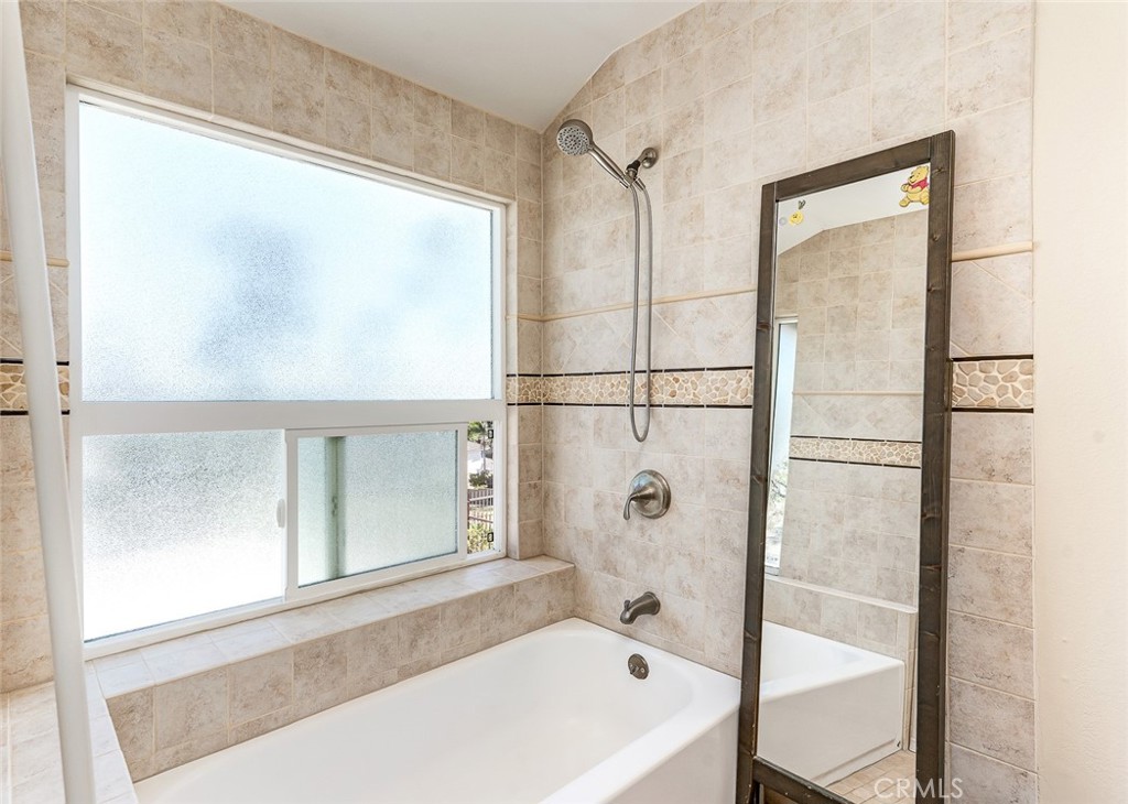 2245 Pickwick Property Photo 19