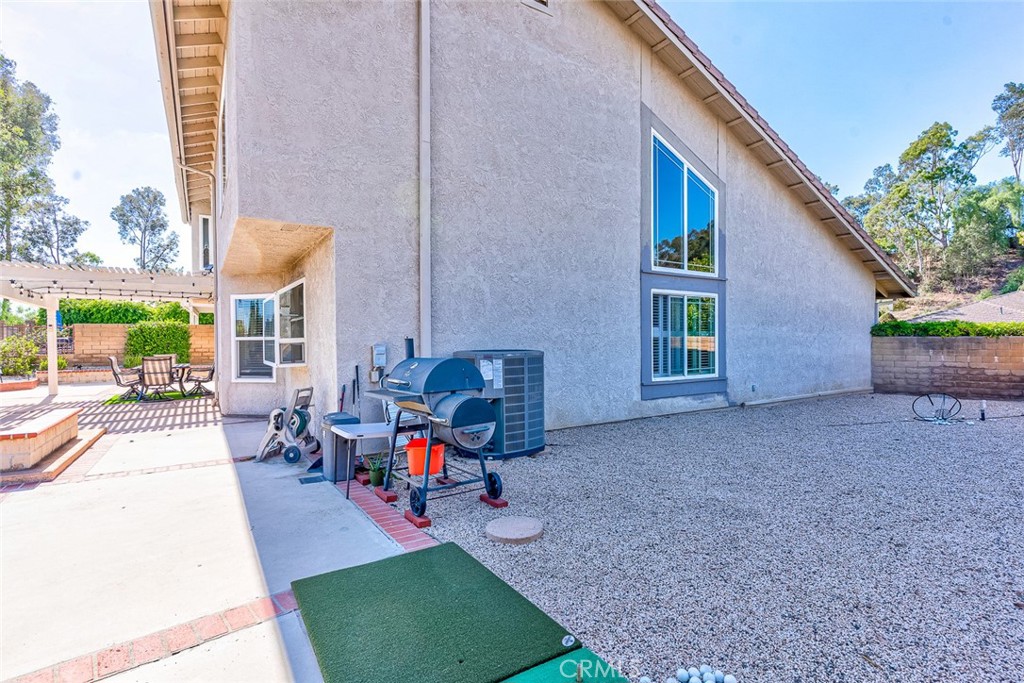 2245 Pickwick Property Photo 31