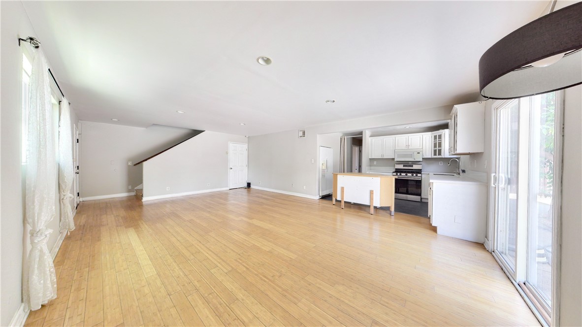 547 Pepper Property Photo 1