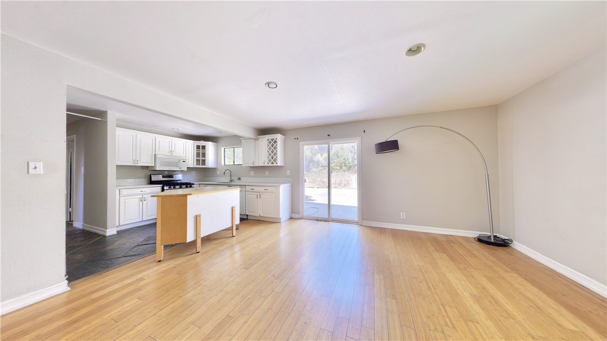547 Pepper Property Photo 3