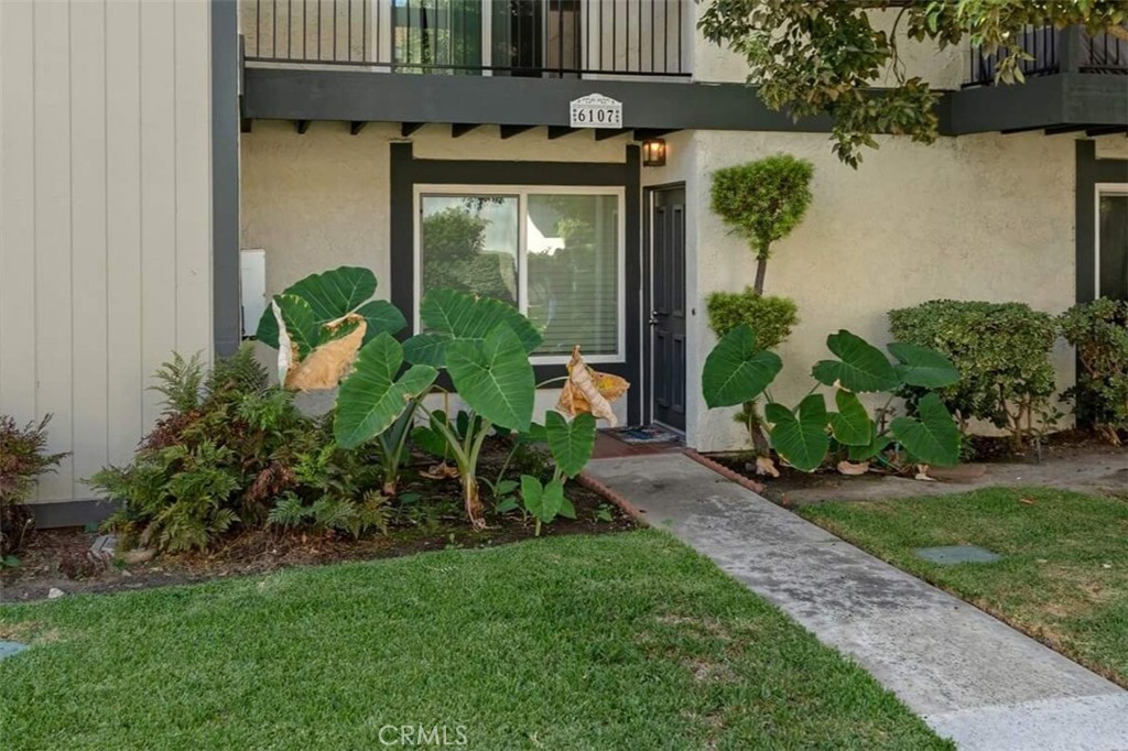 6107 Orange Avenue 11 Property Photo 1